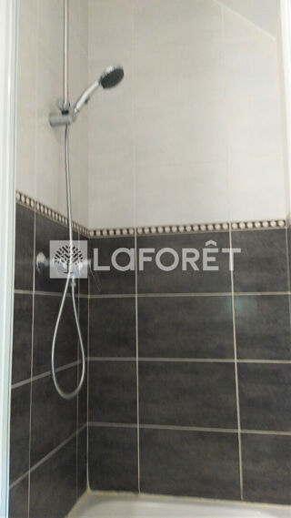  Appartement à louer 4 pièces 79 m²