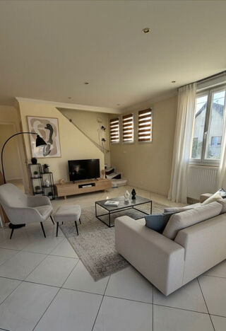  Maison à louer 4 pièces 111 m²