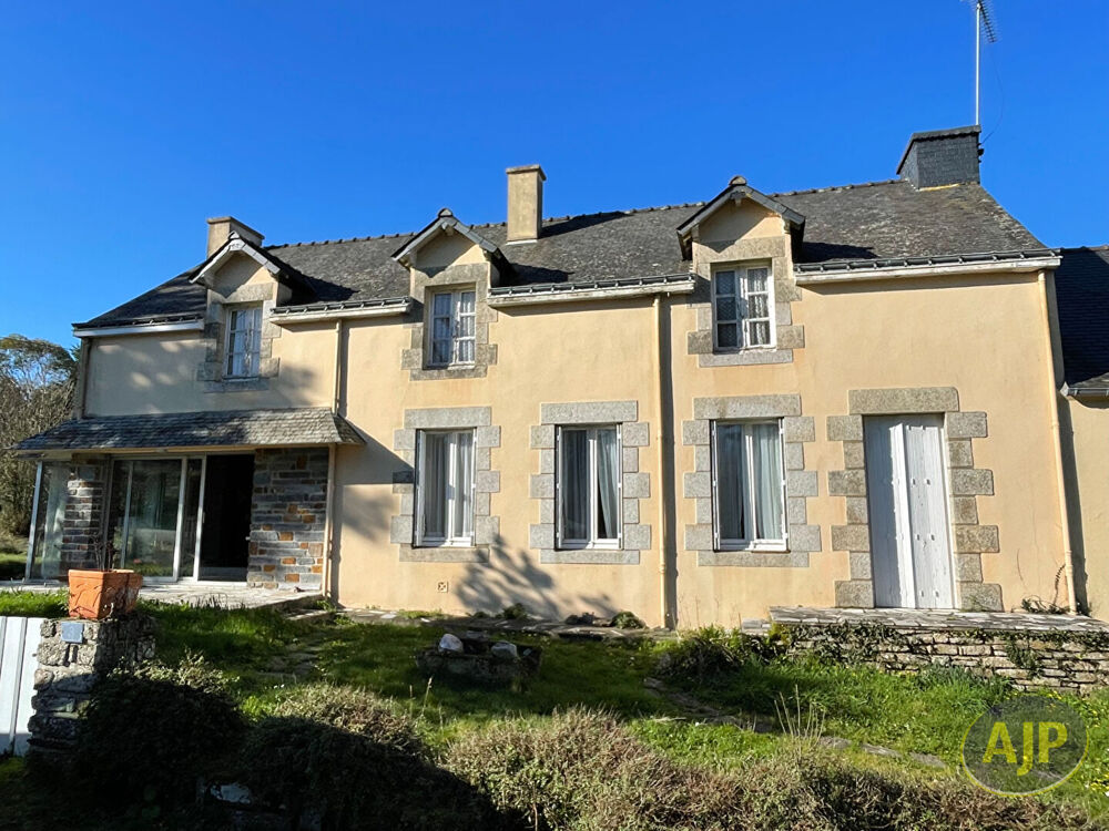 SAINT JEAN LA POTERIE, 2 maisons