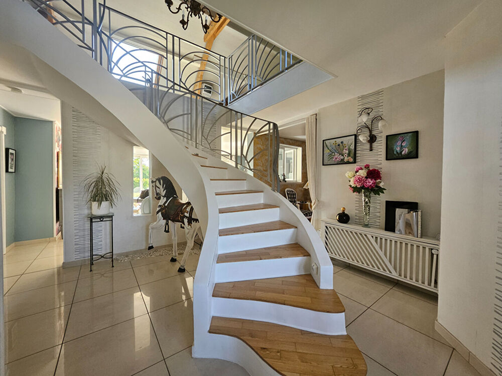 Maison d'exception à Vendre à Rivery - Un Écrin de Prestige de 200 m²
