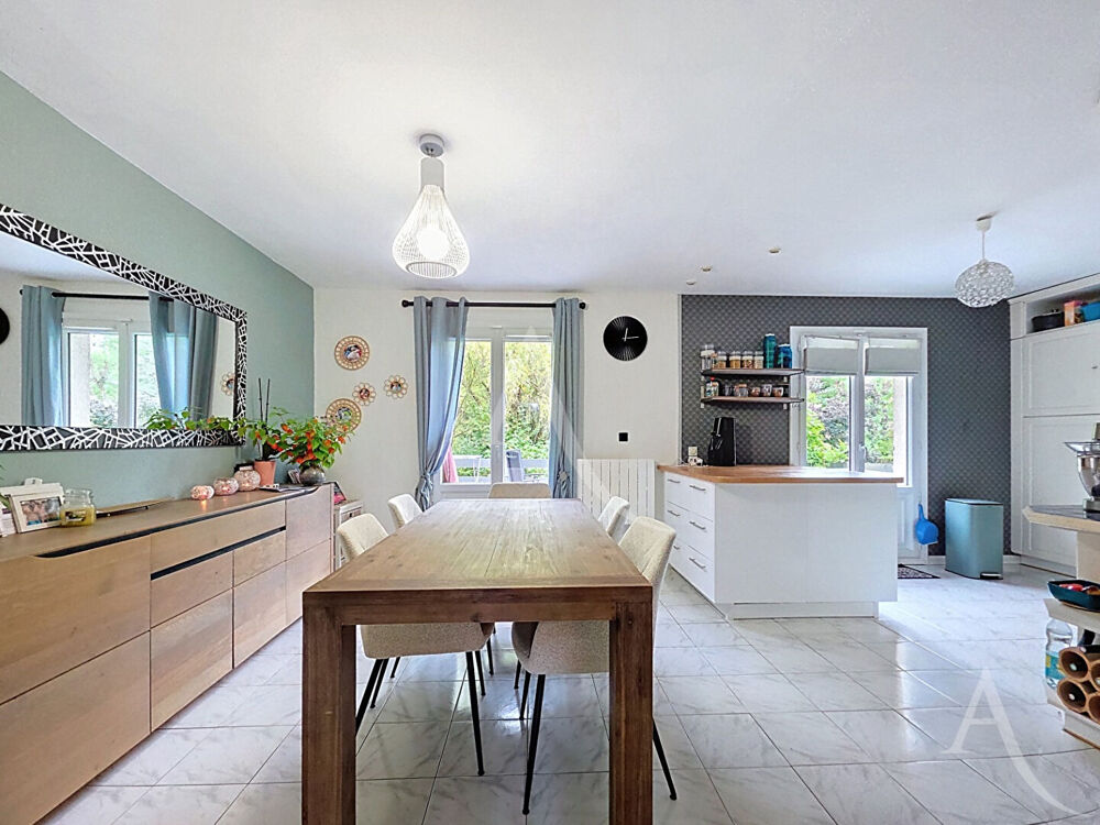 Maison familiales 7 piéces - 5 chambres - jardin - sous-sol - MOISSON à 10 minutes de Bonnieres-sur-Seine