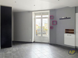  Appartement à louer 5 pièces 103 m²