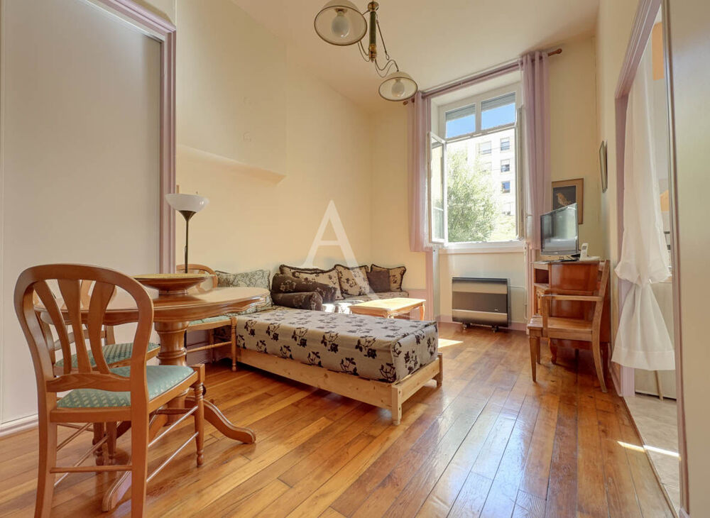 Appartement Lyon Studio T1bis de 36 m2 avec cour privative de 30m²