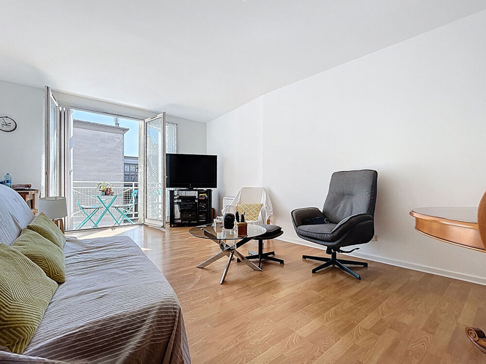 A vendre- Appartement Nantes 3 pièces- 2 chambres, balcon et parking 80.11 m2, quartier ST Anne
