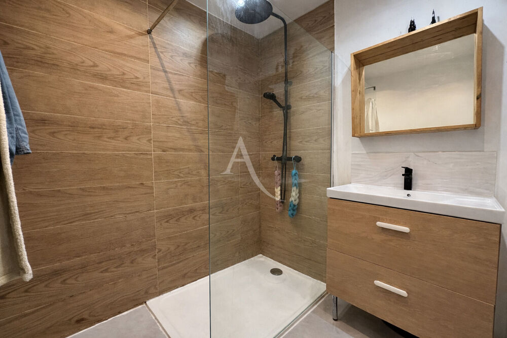 APPARTEMENT TYPE 2 RENOVE EN REZ-DE-CHAUSSÉE À RIANS