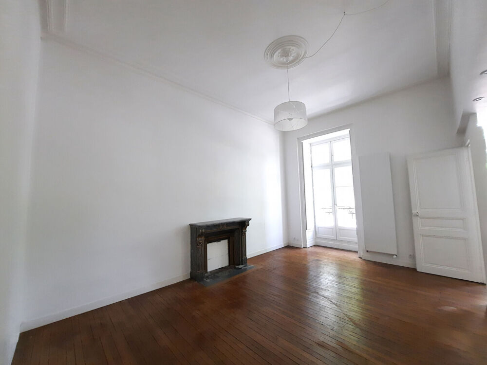 Location Appartement T5 dans bel immeuble ancien - proche CHU Nantes