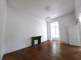  Appartement à louer 5 pièces 106 m²