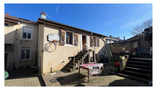  Immeuble  vendre 12 pices 300 m