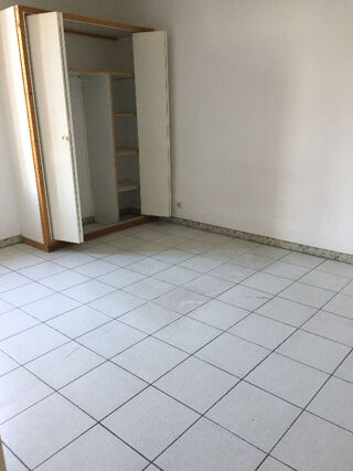  Appartement à louer 3 pièces 60 m²