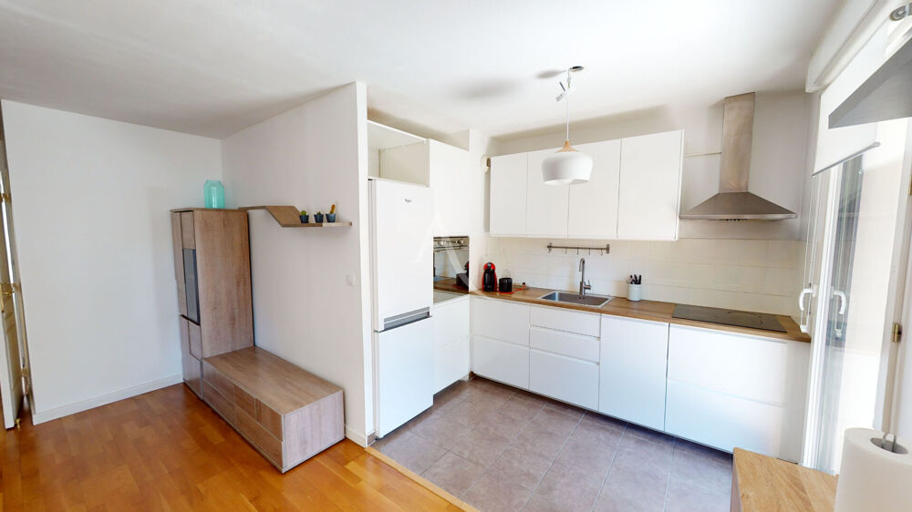 Appartement Asnieres Sur Seine 3 pièce(s) 67m2 - 1 669.60 CC