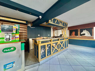  Immeuble à vendre 8 pièces 304 m²