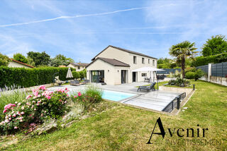  Maison à louer 4 pièces 195 m²
