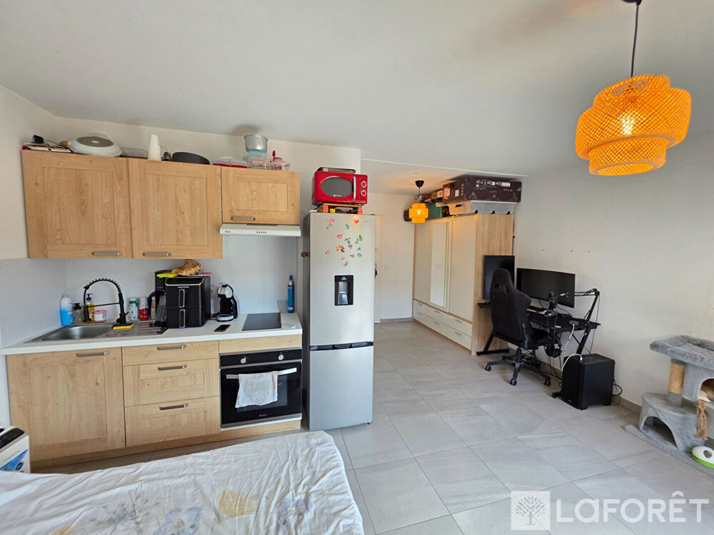 Appartement Carros les plans studio 27 m2 + Balcon+ stationnement