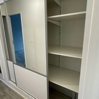 Appartement à louer 4 pièces 80 m²