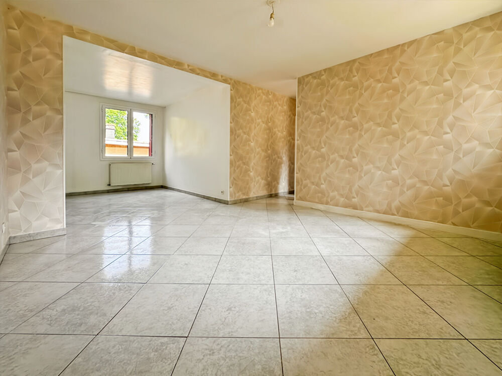 Appartement F4 (64 m²) en location à SAINTE GENEVIEVE DES BOIS