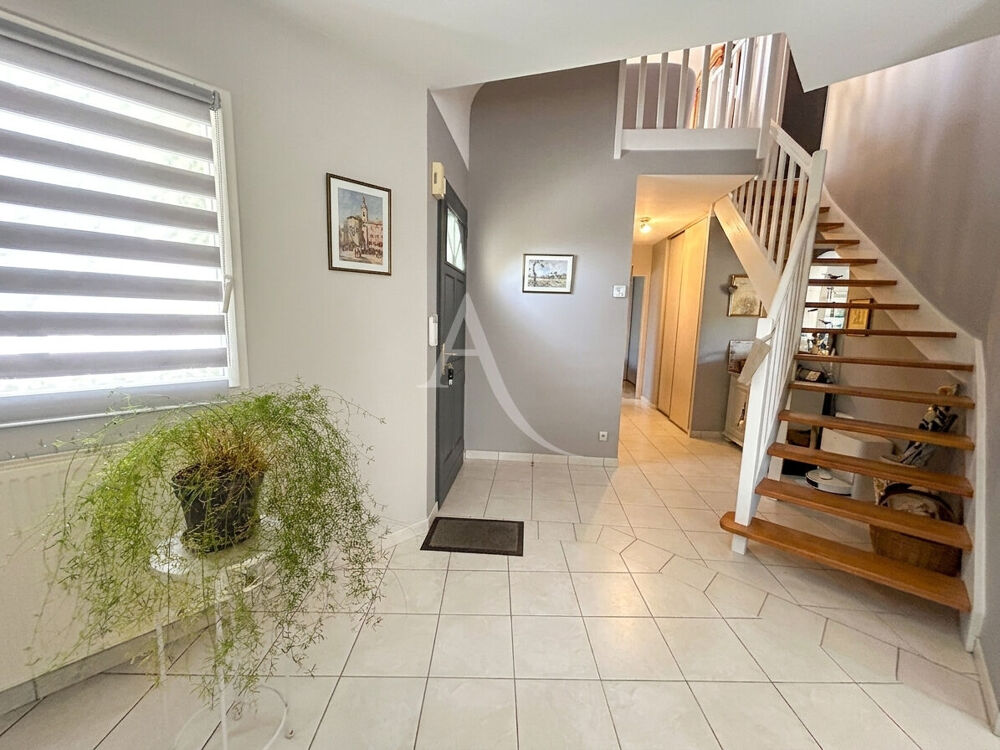Maison familiale d'environ 179 m² en plein coeur de Saint-André-des-Eaux
