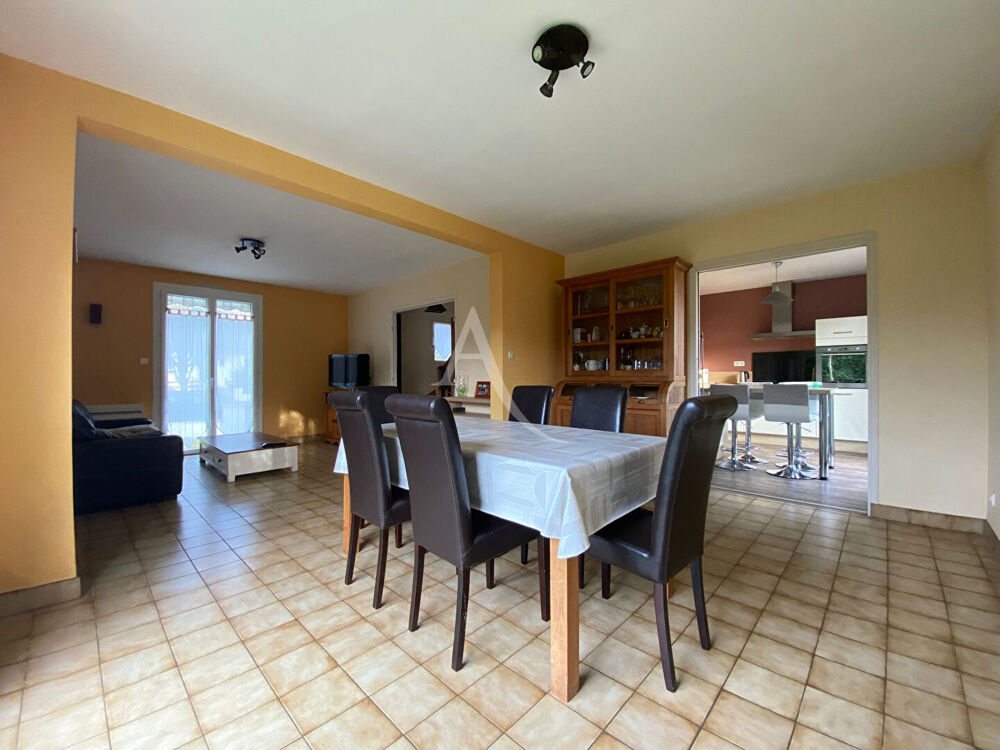 Maison Montreuil Juigne 6 pièce(s) 120 m2