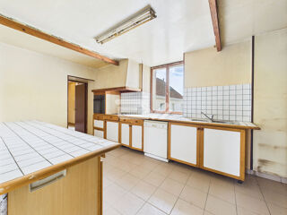  Maison  vendre 9 pices 247 m