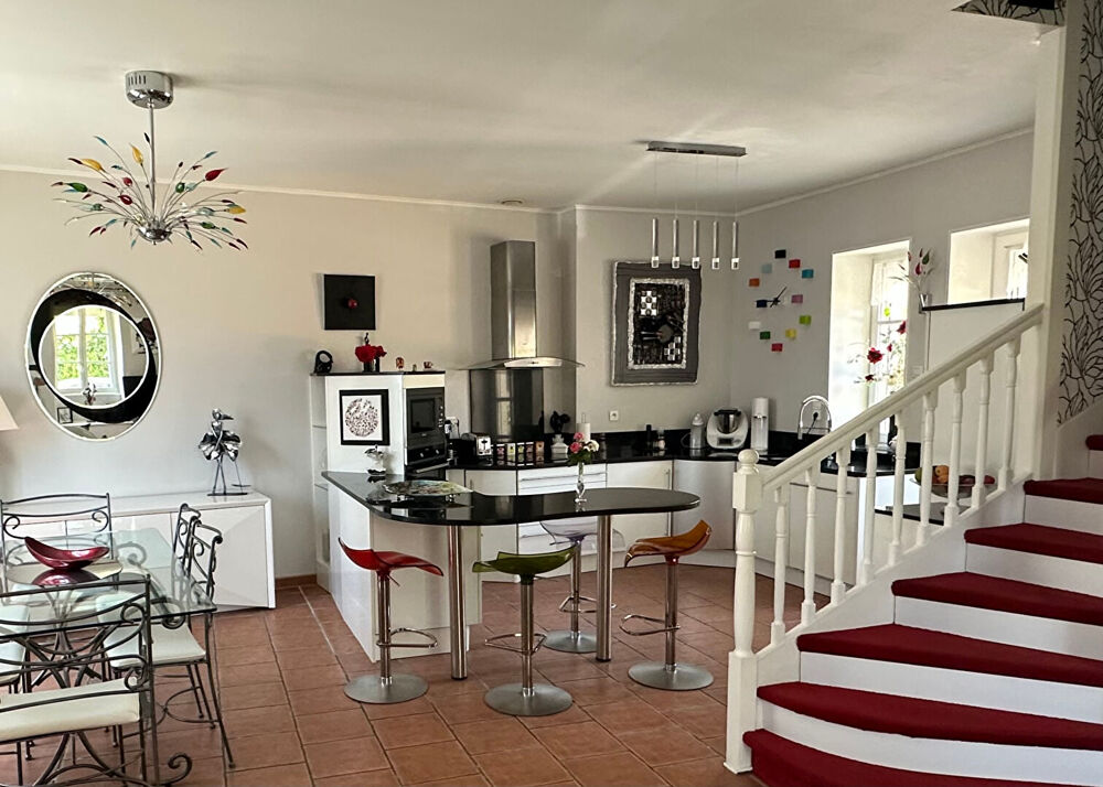 Maison de maître de charme entièrement rénovée de 166 m² à Saint-Épain