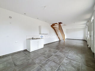  Maison à louer 4 pièces 85 m²