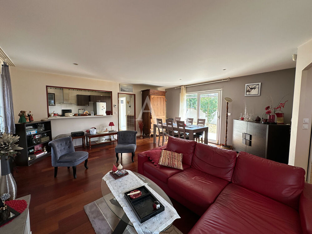 Vente Maison Maison de plain-pied avec garage , Confort et fonctionnalité Rochefort