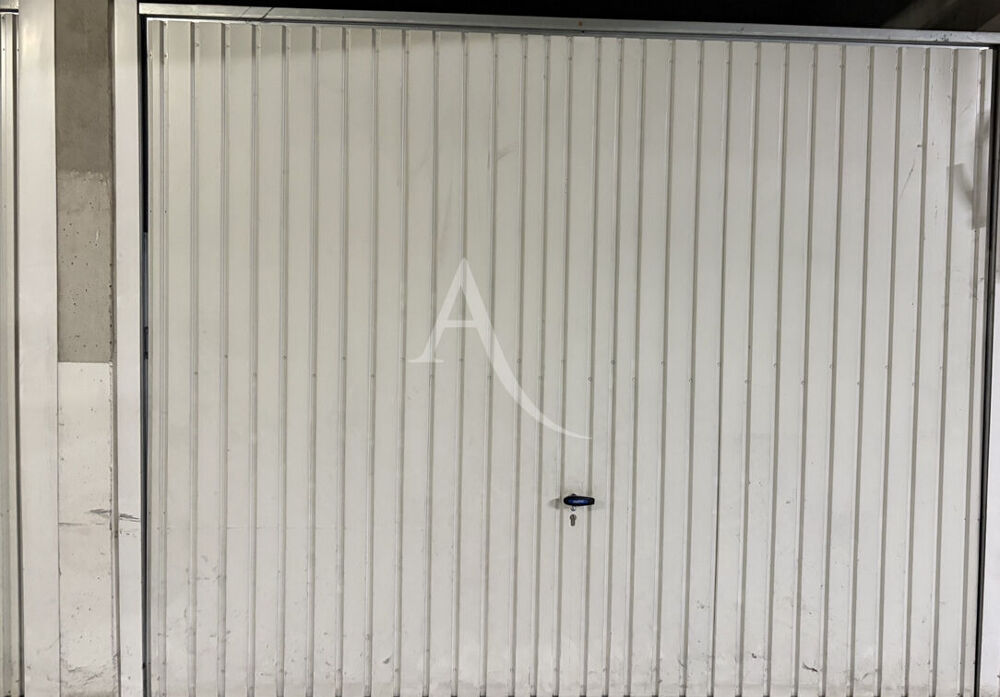 Vente Parking/Garage Box Le Bourget 17 m2 - Proche Gare RER Le bourget