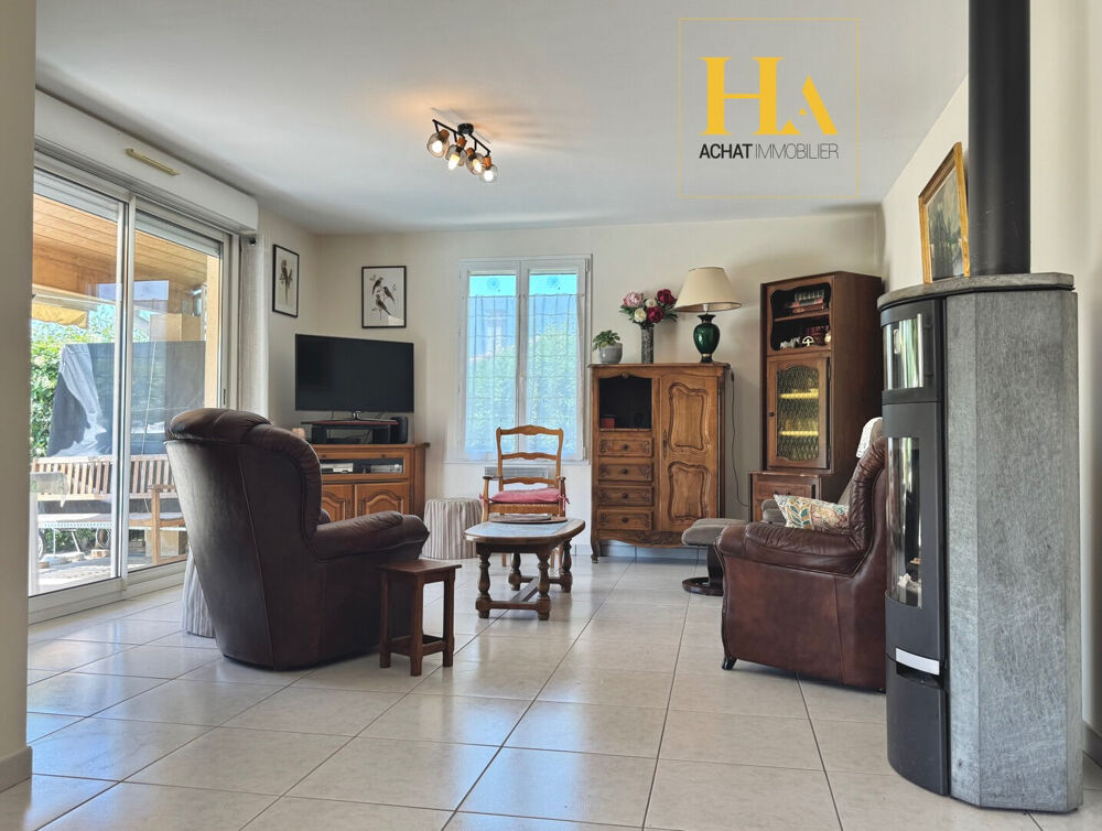 Vente Maison Maison Familiale 130m2, Jardin 1.011m2, 6 pièces, 5 Chambres, Piscine, Garage, Carport Charols