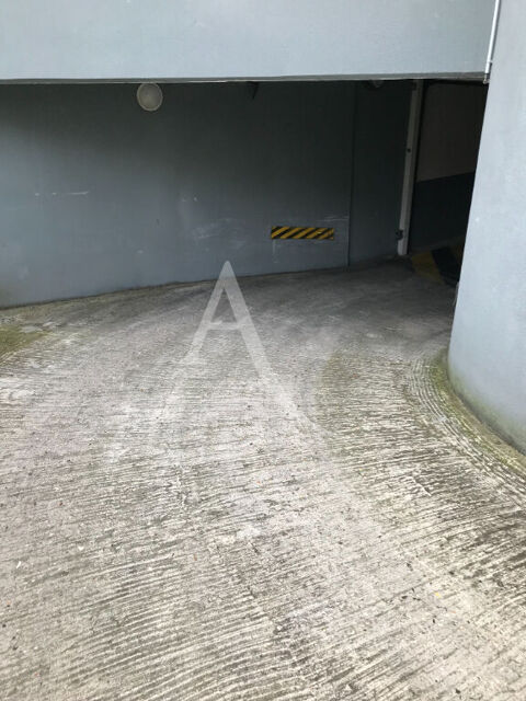  Parking / Garage � louer 