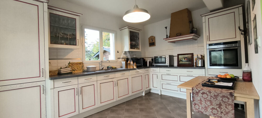 Maison de plain-pied au coeur de Tiercé : 5 pièce(s) 117 m2