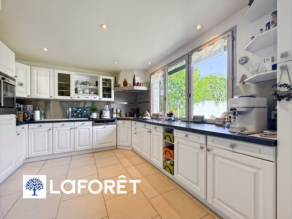 Maison 6 pièces quartier gare avec piscine à vendre à Sainte-Geneviève-des-Bois