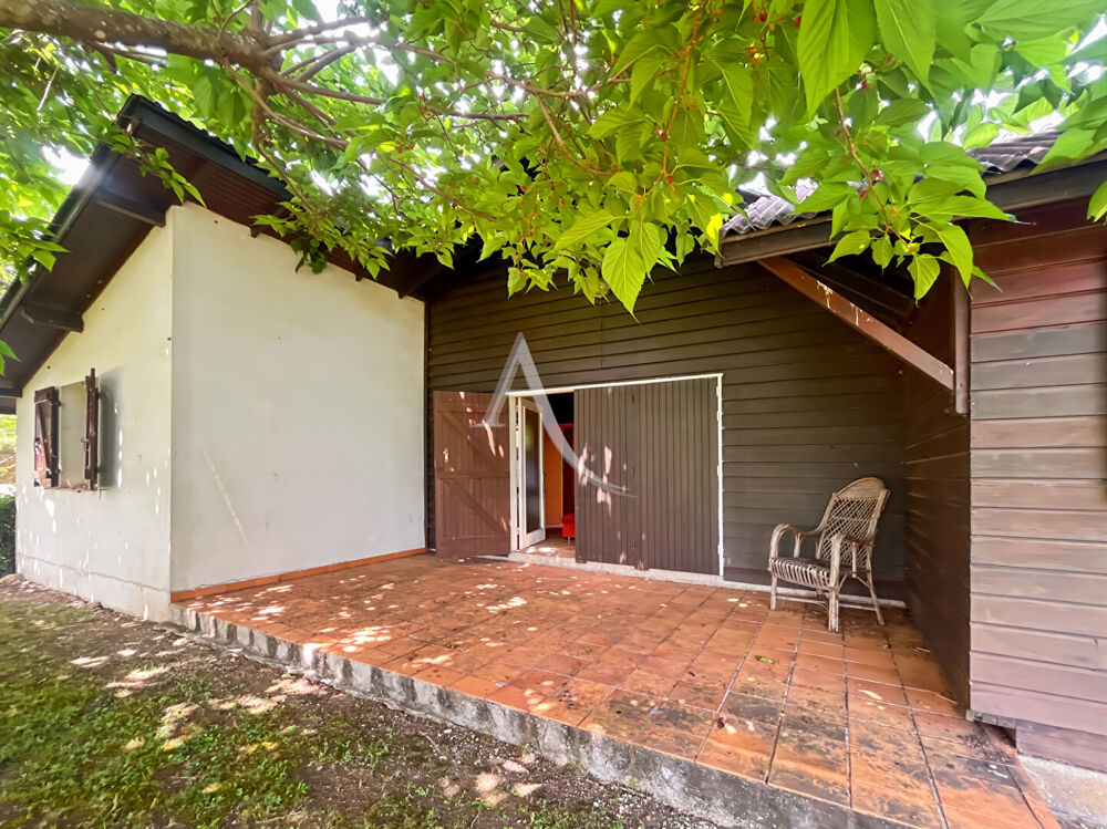 A vendre chalet avec jardin et terrain de tennis
