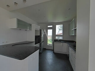  Maison à louer 7 pièces 150 m²