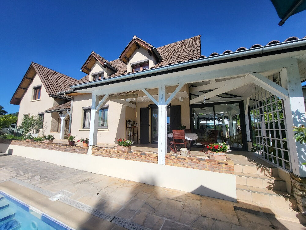 IDEAL GRANDE FAMILLE AVEC SES 7 CHAMBRES, MAGNIFIQUE DEPENDANCE, GRAND TERRAIN, PISCINE....
