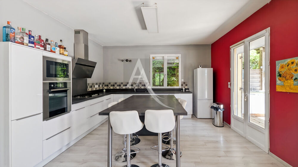 Maison lumineuse avec vue magnifique!