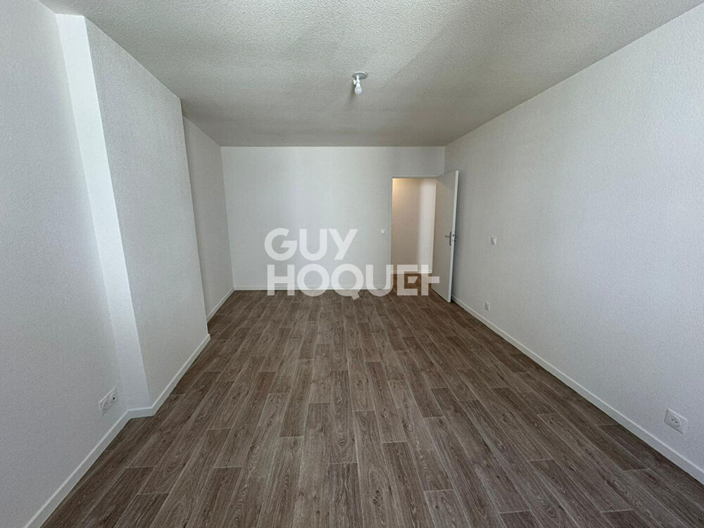 Maison de ville rénovée à proximité des commodités