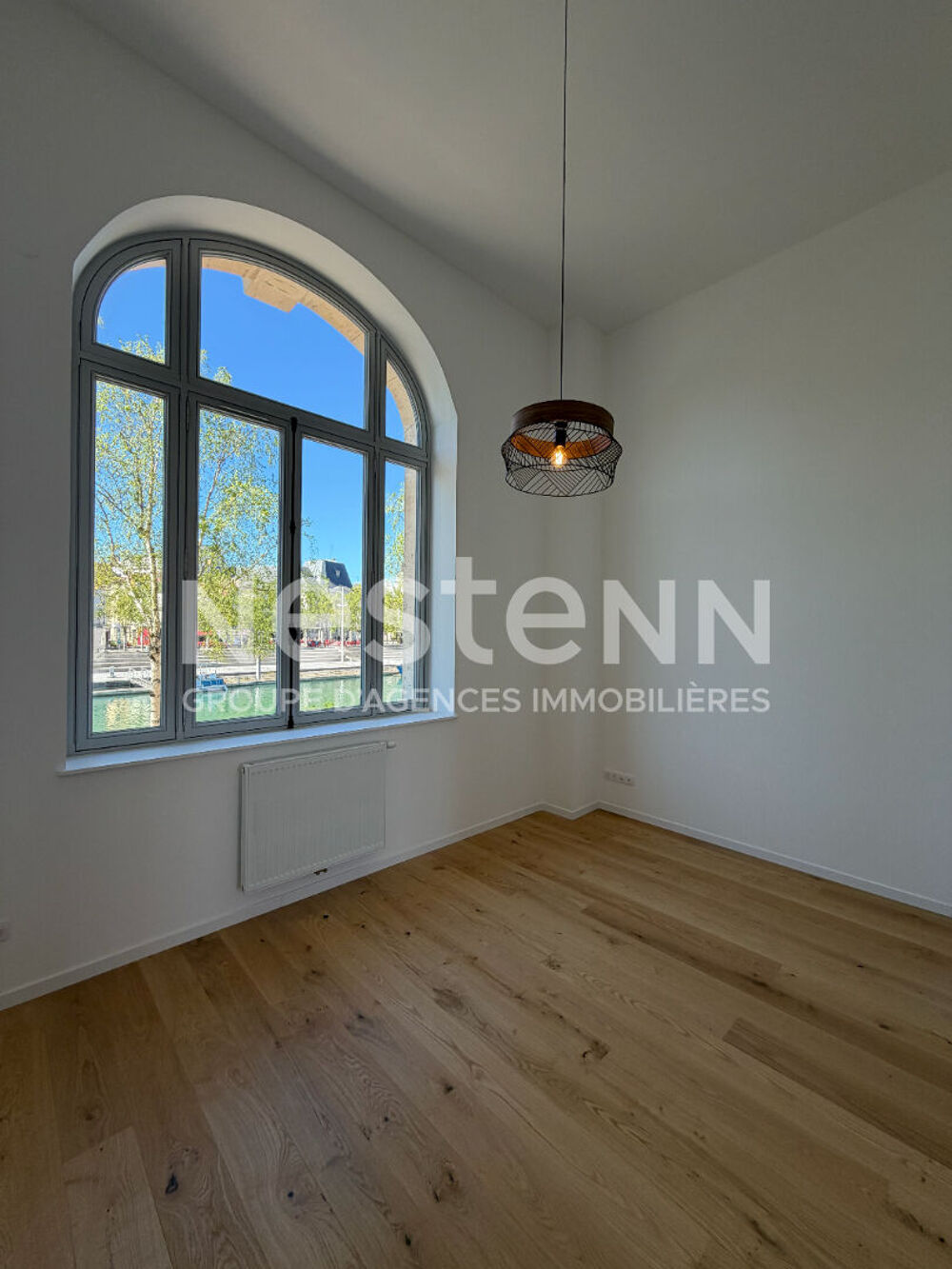Vente Appartement RARE À LA VENTE - DISPONIBLE IMMÉDIATEMENT - APPARTEMENT - TERRASSE - PARKING Verdun