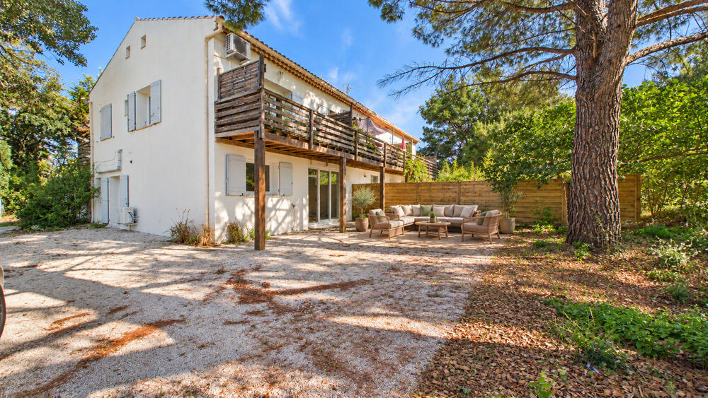Vente Appartement appartement 3 pièces avec jardin privatif à aix-en-provence , quartier recherché de la souque Aix en provence