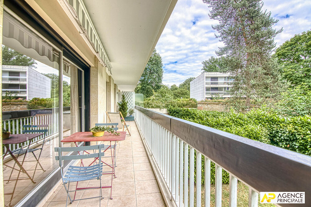 Vente Appartement Versailles Glatigny Appartement 5 pièces 110 m² avec chambre  attenante de 16m² situé au 1er étage avec ascenseur, balcon plein Versailles