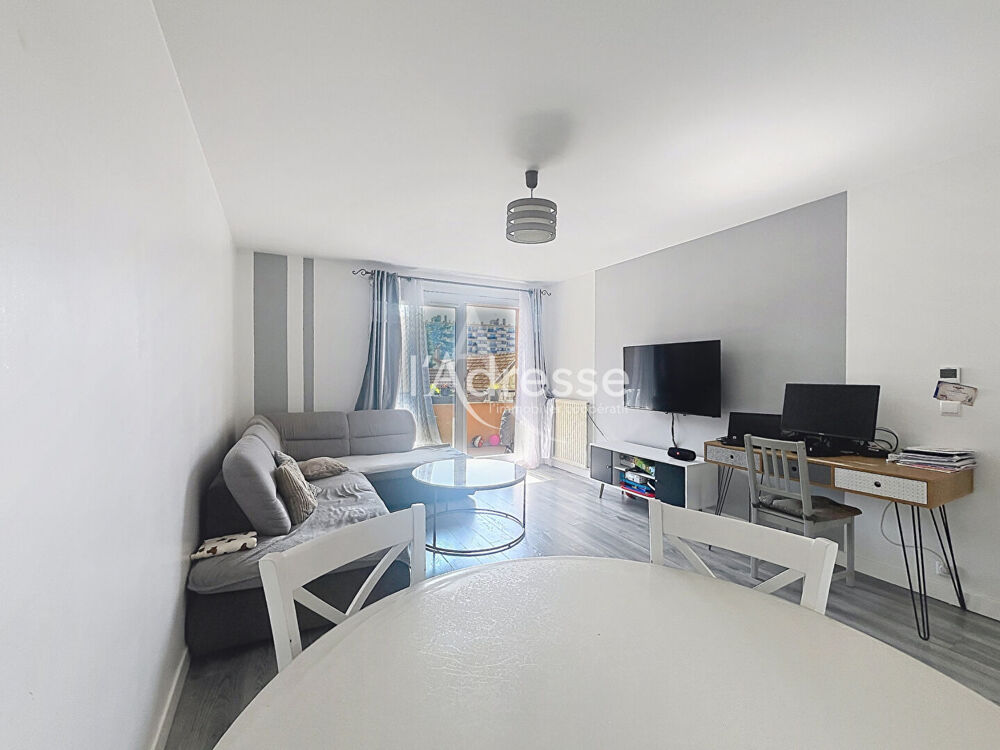 Vente Appartement Appartement Bondy Centre Ville  3 pièce(s) 65 m2  + Parking boxé Bondy