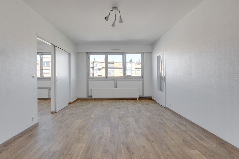 Vente Appartement Rue des stations T2 avec parking et cave Lille