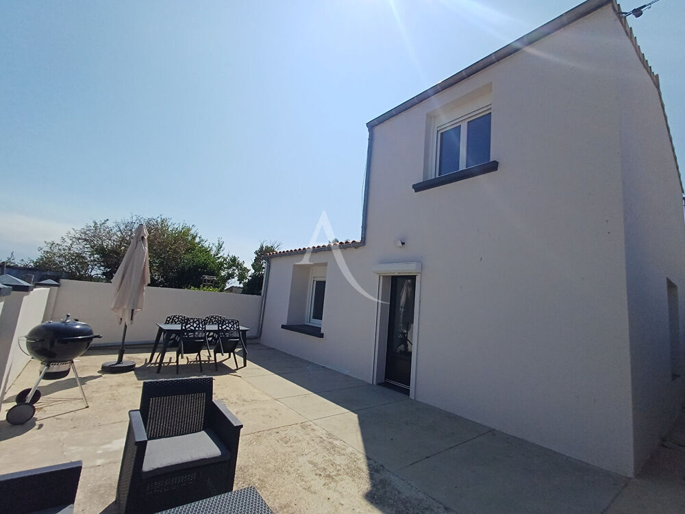 Vente Maison MAISON RÉNOVÉE À 10 MINUTES DE LA MER AVEC COUR ET STATIONNEMENT Saint nazaire sur charente