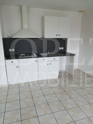  Appartement à louer 3 pièces 64 m²