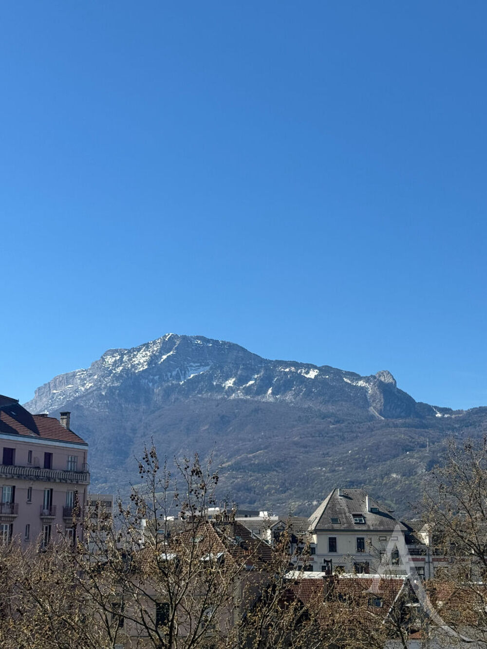 Appartement 3 pièces 105 m² · à Grenoble · 105 m² · 235 000 €