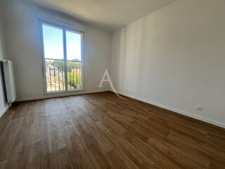  Appartement à louer 4 pièces 92 m²