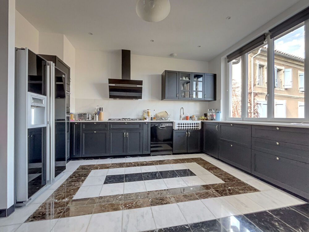 Vente Appartement Appartement Cazeres 5 pièce(s) 202.13 m2 Cazeres