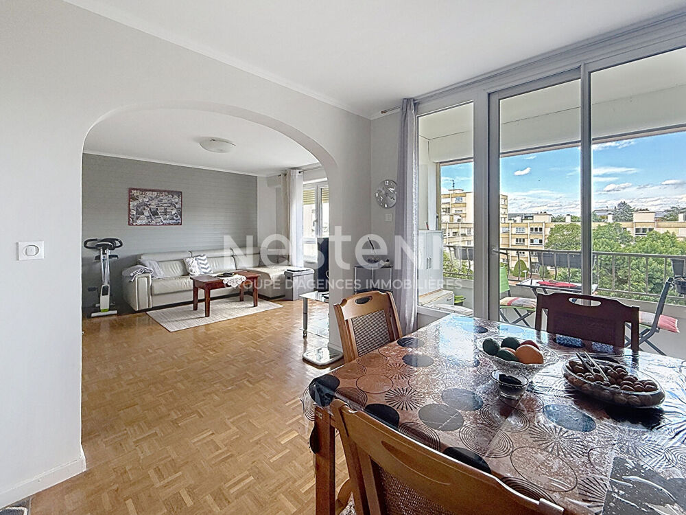 Vente Appartement Appartement Traversant 4 Pièces avec Balcon et Cave - 69500 BRON Bron