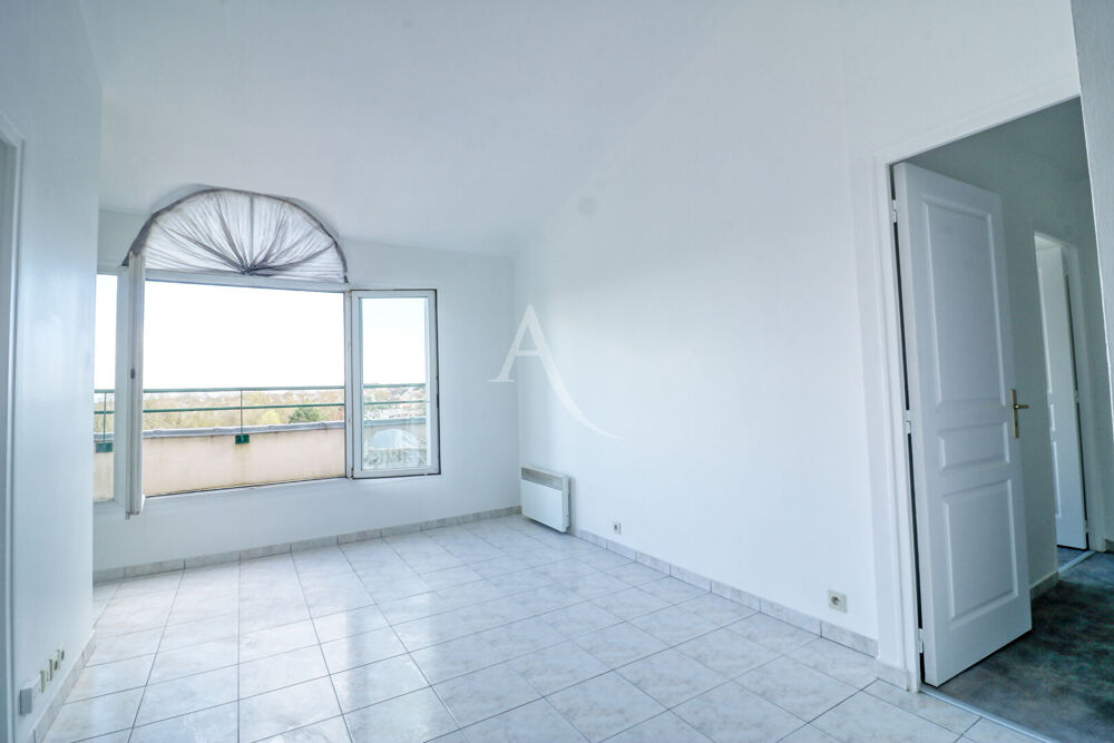 Appartement 3 Pièces en dernier étage à LOUER - 2 Chambres