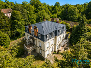  Villa à vendre 15 + pièces 1820 m²