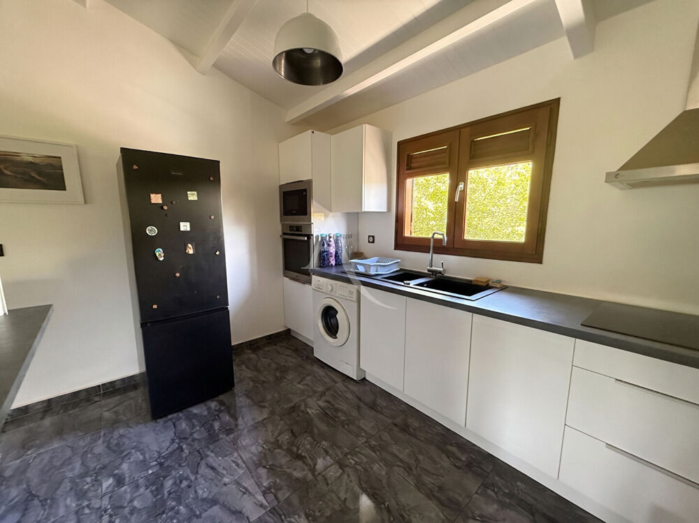 Vente Maison Villa T4 récente avec piscine et jardin clos Lamentin