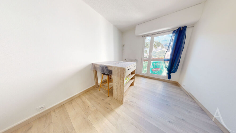 APPARTEMENT T4 A LE PONT DE CLAIX